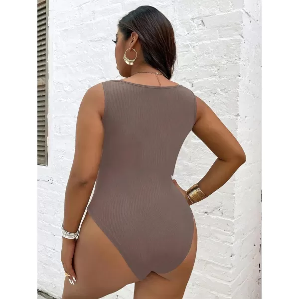 WDIRARA Women's Plus Size Scallop Trim Scoop Neck Sleeveless Tank Bodysuit