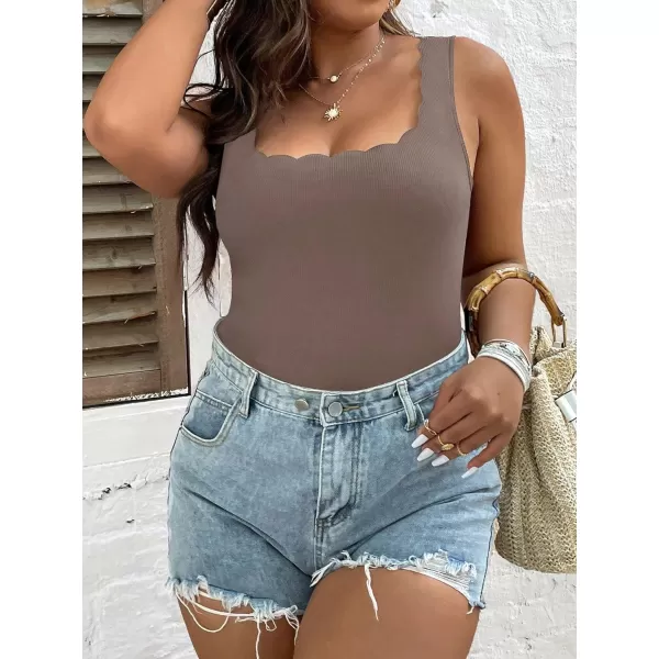 WDIRARA Women's Plus Size Scallop Trim Scoop Neck Sleeveless Tank Bodysuit