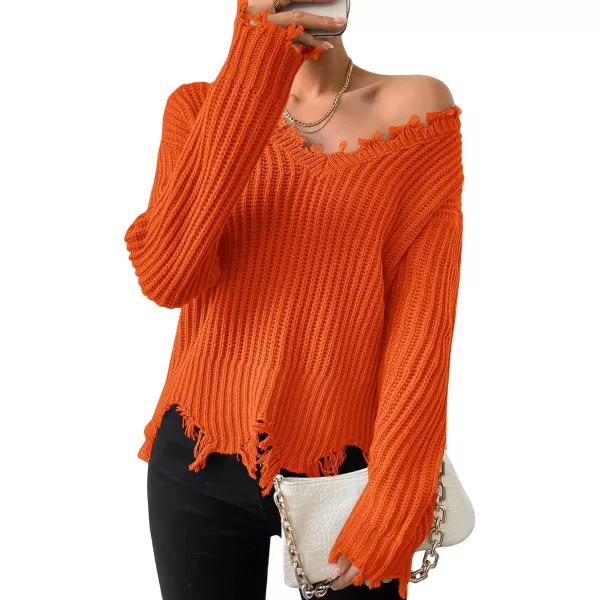 WDIRARA Women's Two Tone V Neck Ripped Sweater Long Sleeve Colorblock Knit Tops