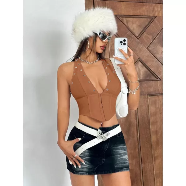 WDIRARA Women's Y2K Halter Top Deep V Backless Asymmetrical Hem Cami Crop Tops