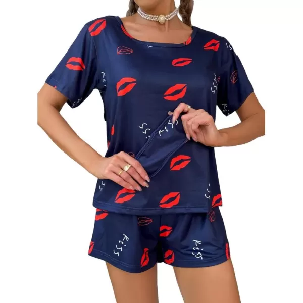 WDIRARA Women's 2 Piece Lip Print Short Sleeve Tee Top and Shorts Pj Set with Eye Cover