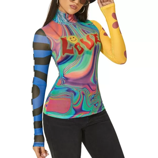 WDIRARA Women's Newspaper Print Tee Long Sleeve Round Neck Letter Print Slim Top