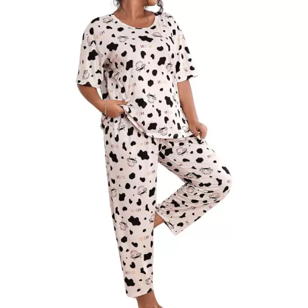 WDIRARA Women's Plus Size 2 Piece Sleepwear Cow Print Short Sleeve Top and Pants Pj Set