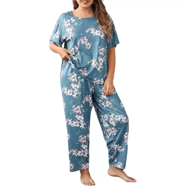 WDIRARA Women's Plus Size 2 Piece Sleepwear Floral Short Sleeve Top and Pants Pajama Set