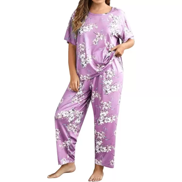 WDIRARA Women's Plus Size 2 Piece Sleepwear Floral Short Sleeve Top and Pants Pajama Set