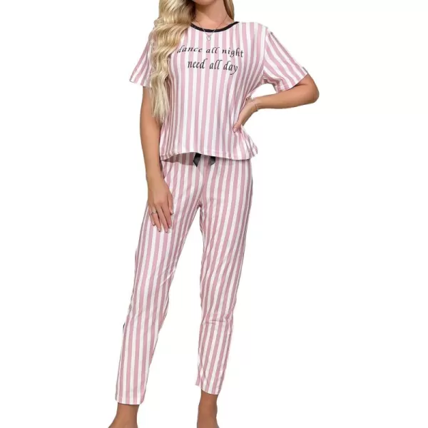 WDIRARA Women's Sleepwear 2 Piece Pajamas Heart Print Short Sleeve Tee and Pants Lounge Set