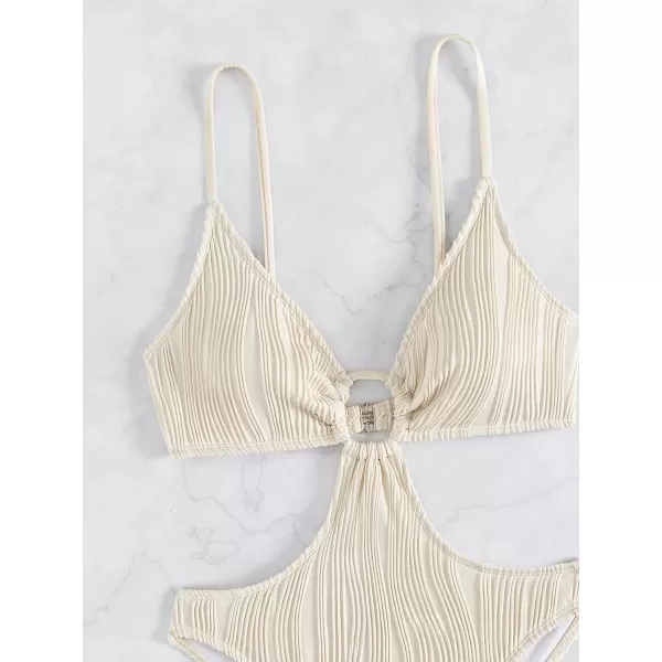 WDIRARA Women's Textured Cut Out One Piece Swimsuit Ring Linked Ruched Bathing Suit