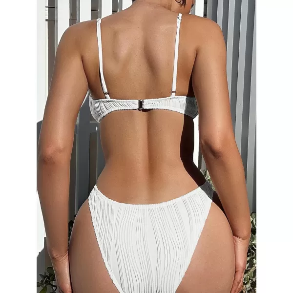WDIRARA Women's Textured Cut Out One Piece Swimsuit Ring Linked Ruched Bathing Suit